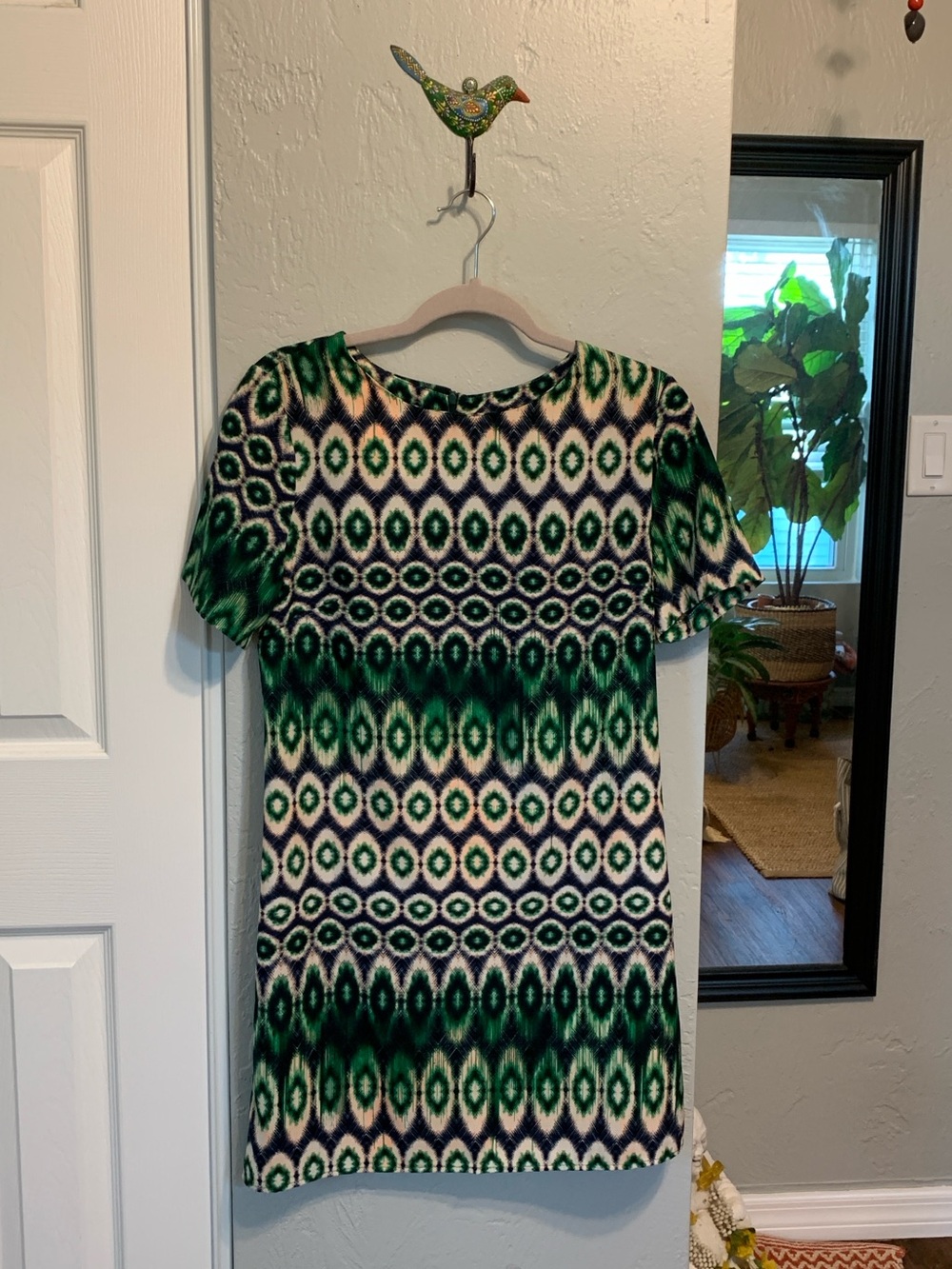 Green Patterned Short-Sleeve Shift Dress